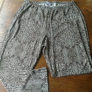 Size 3 (16) Chico's Easy Wear Pants